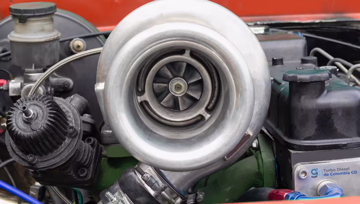 Motor transformado con sistema turbo completo instalado